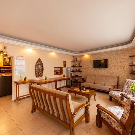 Limon Otel Foça Exteriör bild