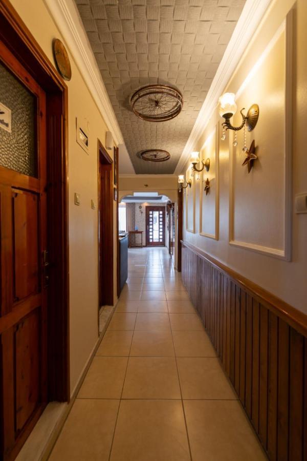 Limon Otel Foça Exteriör bild