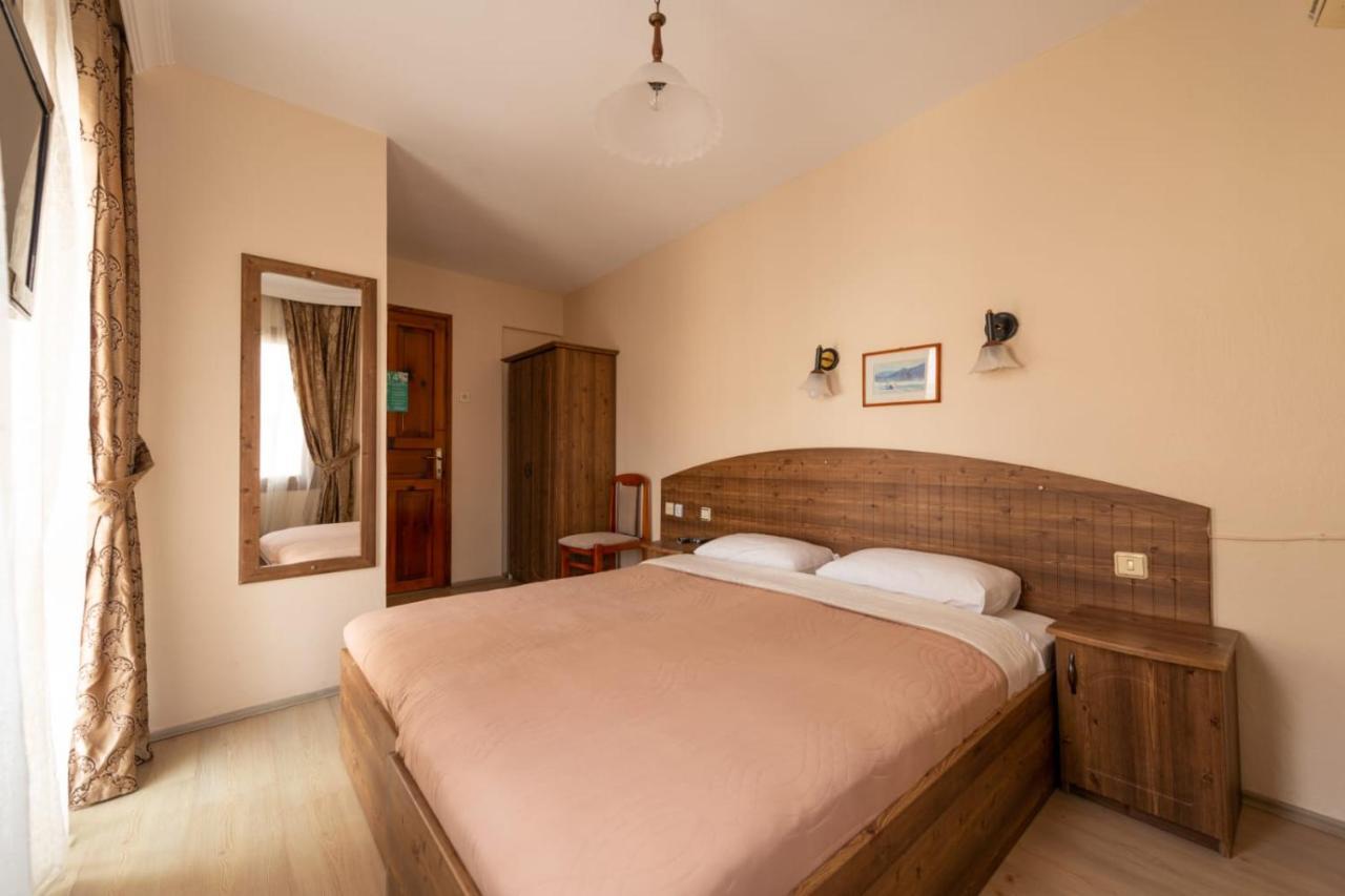 Limon Otel Foça Exteriör bild