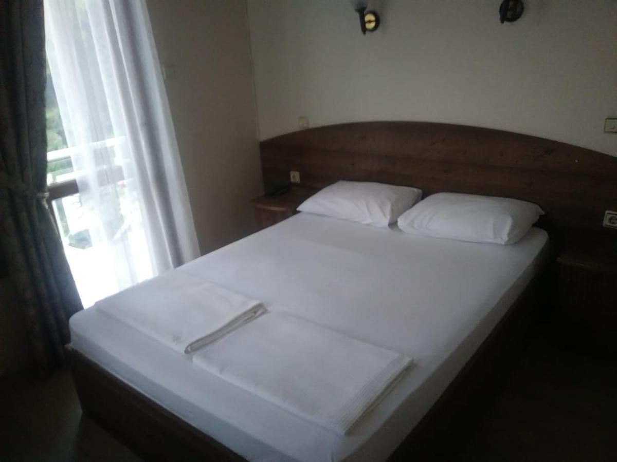 Limon Otel Foça Exteriör bild