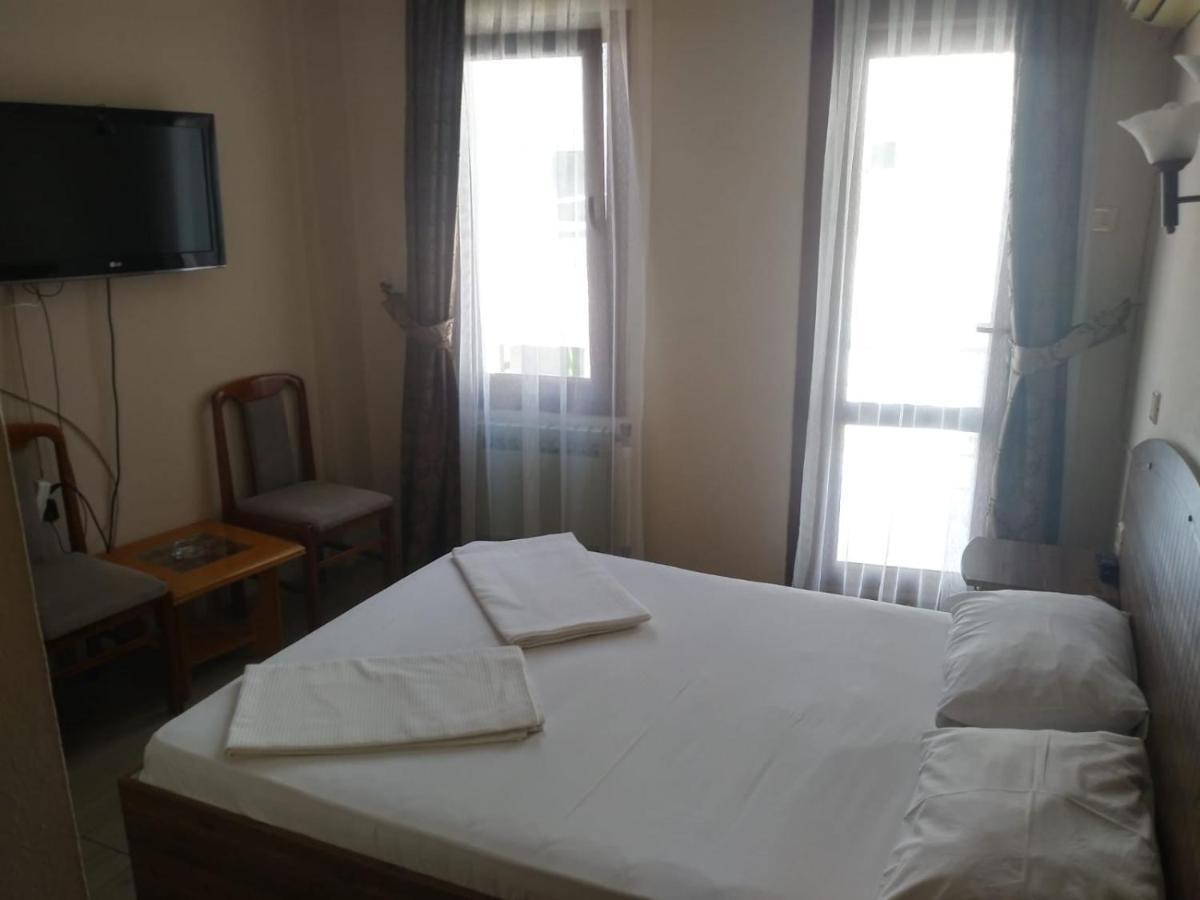 Limon Otel Foça Exteriör bild