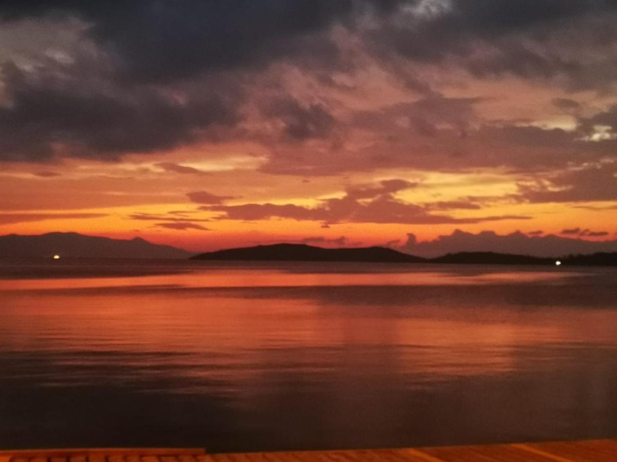 Limon Otel Foça Exteriör bild